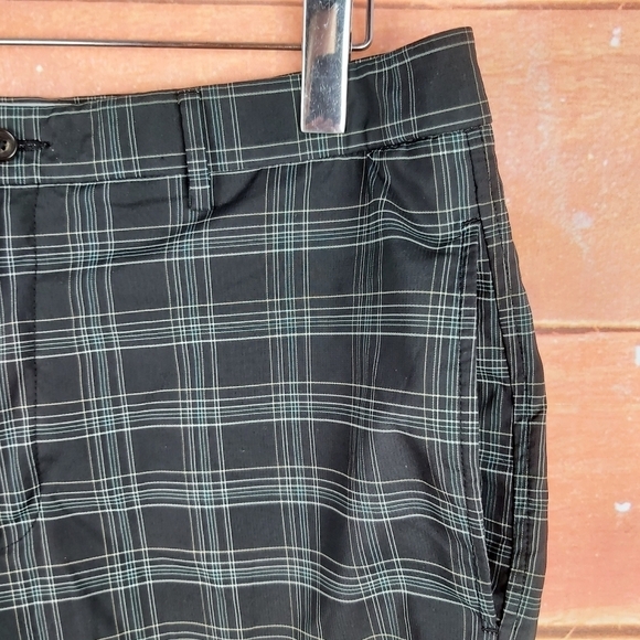 𝅺🍄3/50$🍄 GREG NORMAN plaid golf bermuda shorts size 34 - Picture 2 of 8